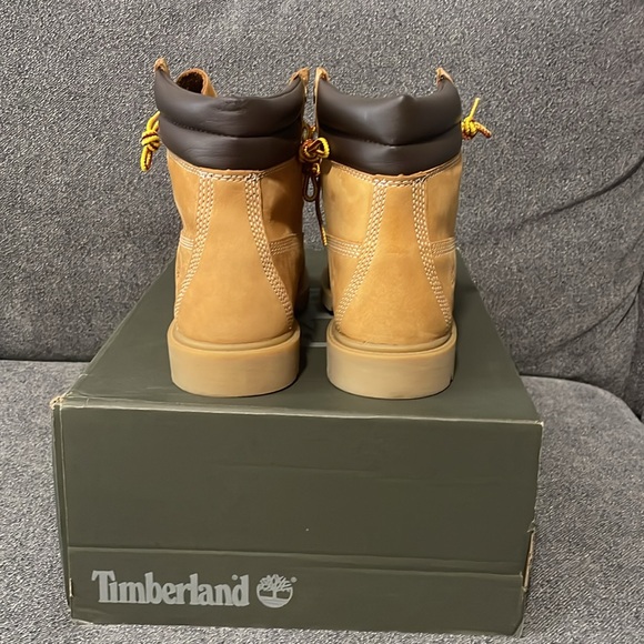Brand new Timberland boots - Picture 2 of 4